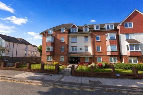 Flat - Granada Road, Hampshire PO4