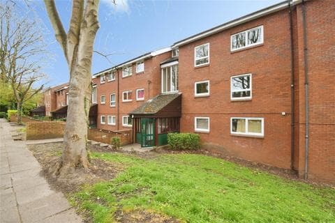 Flat - Park Hill Drive, Leicester, Leicestershire, LE2