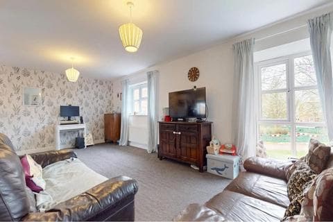 Coach house - Llewellyn Chase, Milton Keynes MK12