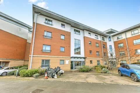 Flat - West Cotton Close, Northampton