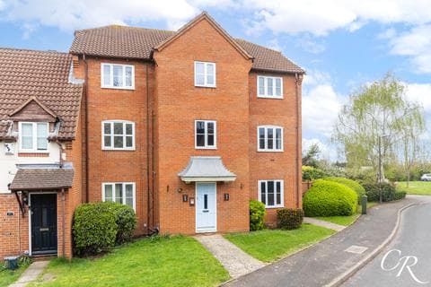 Flat - Coppice Gate, Cheltenham GL51