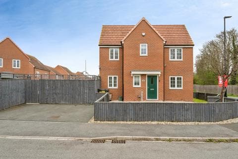 Semi-detached house - Clover Street, Woodlands, Doncaster, South Yorkshire, DN6
