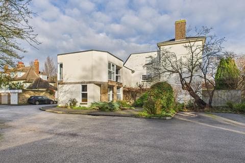 Flat - Archway Court, Cambridge
