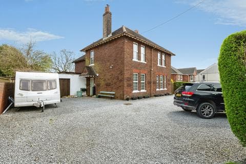 Detached house - Princess Street, Gorseinon, Swansea