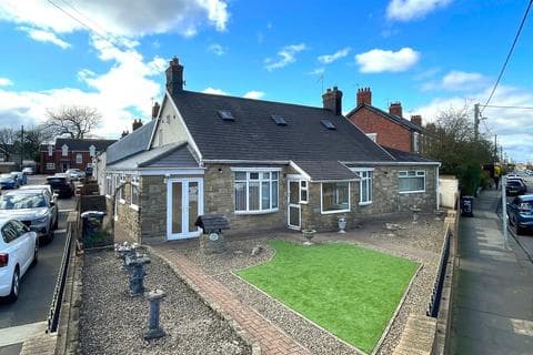 Detached bungalow - Langholm Road, East Boldon