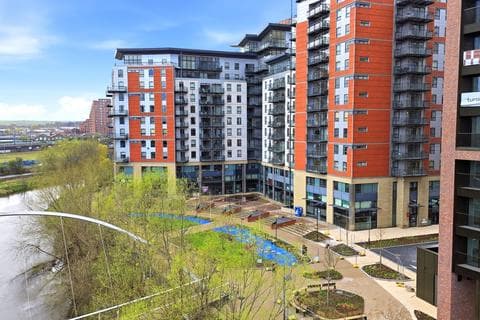 Flat - 2 Riverside Way, Leeds LS1