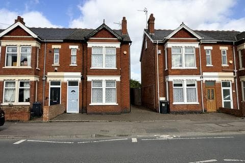 Semi-detached house - Stroud Road, Gloucester GL1
