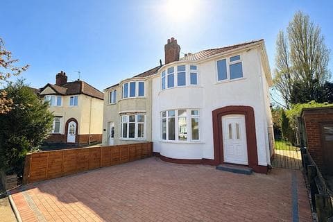 Semi-detached house - Willow Avenue, Wolverhampton WV11