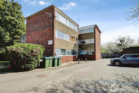 Flat - Crathie Close, Coventry