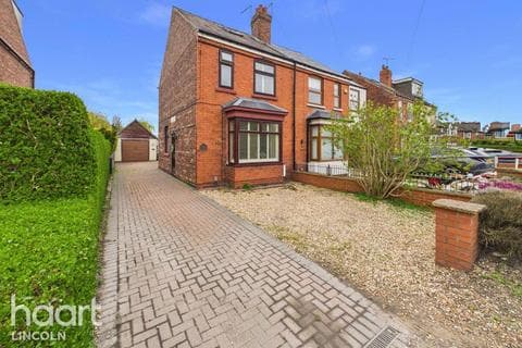 Semi-detached house - Station Road, North Hykeham