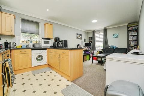 Flat - Dunalley Street, Cheltenham, Gloucestershire, GL50