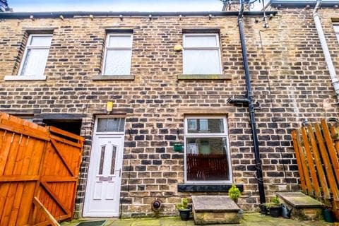 Terraced house - Baker Street, Oakes, Huddersfield, West Yorkshire, HD3