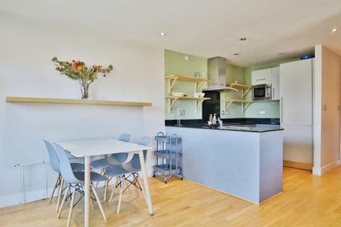 Flat - Armouries Way, LEEDS, West Yorkshire, LS10
