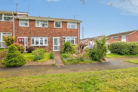 End of terrace house - Ottawa Close, Worcester