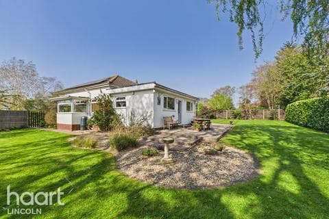 Bungalow - Birchwood Grange, Lincoln