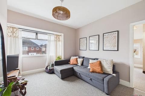 Maisonette - Elmfield Avenue, Cheltenham GL51