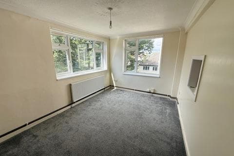 Flat - 23 Caledonian Court, 446 Christchurch Road, Bournemouth