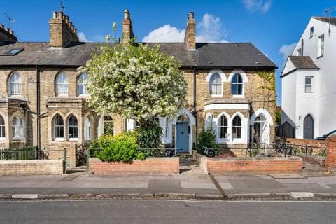 Terraced house - Kingston Road, Walton Manor