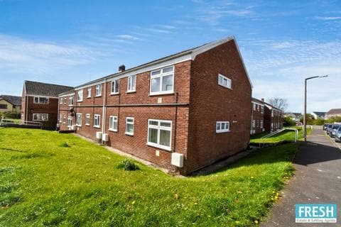 Flat - Coed Lan, Three Crosses, Swansea, SA4