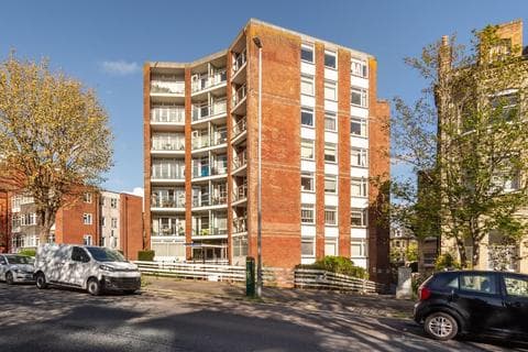 Flat - The Drive, Hove