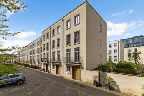 4 bedroom end of terrace house for sale