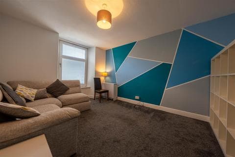 Flat - Baldovan Terrace, Dundee