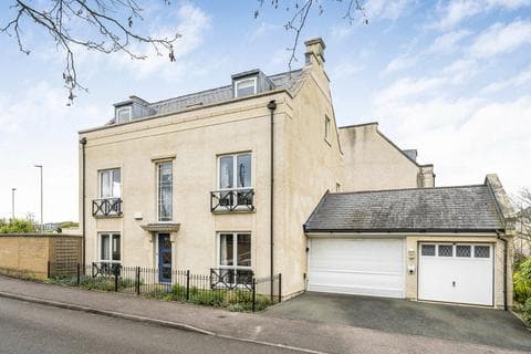 Detached house - Lexington Square, Cheltenham, Gloucestershire, GL52