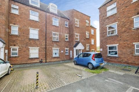 Flat - Willow Tree Close, Lincoln