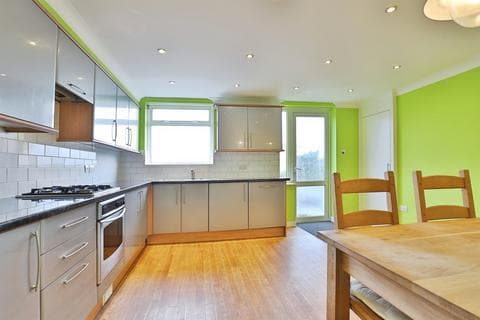 Maisonette - Christchurch Road, BOURNEMOUTH