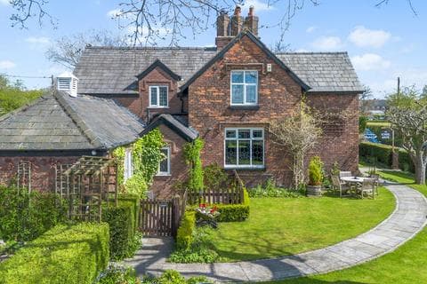 Detached house - Stretton Road, Stretton, WA4