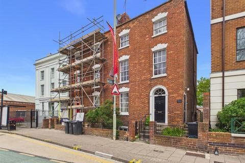 Apartment - London Road, Gloucester