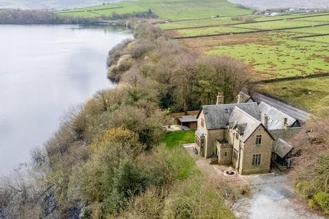 Character property - Blackmoorfoot, Linthwaite, Huddersfield, West Yorkshire, HD7 5TR