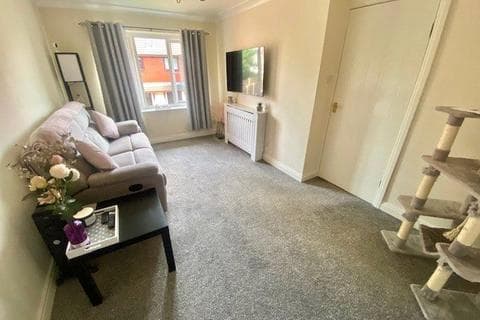 Flat - Preston Old Road, Blackpool, Lancashire, FY3