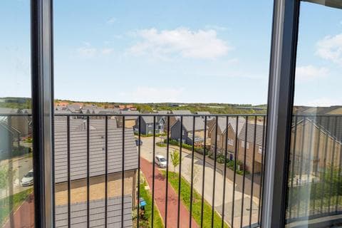 Flat - Bronte Avenue, Tattenhoe Park, Milton Keynes, Buckinghamshire, MK4