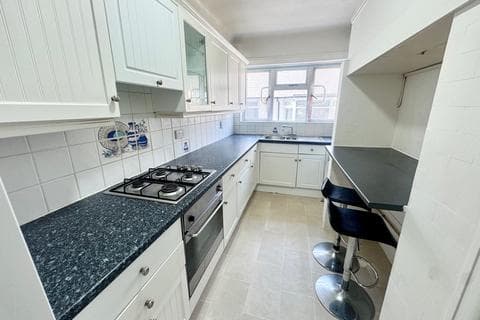 Flat - Christchurch Road, Bournemouth BH1