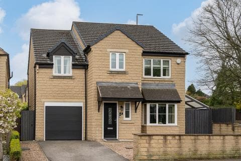 Detached house - Lumb Hall Way, Drighlington