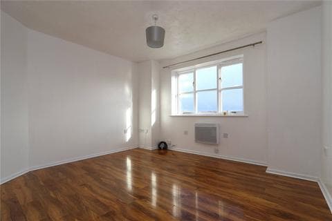 Apartment - Wimborne Crescent, Westcroft, MK4