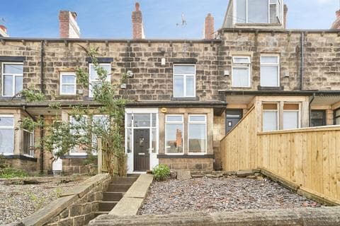 Terraced house - Low Lane, Horsforth, Leeds