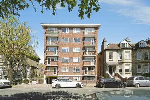 Flat - Cromwell Road, Hove, East Sussex, BN3