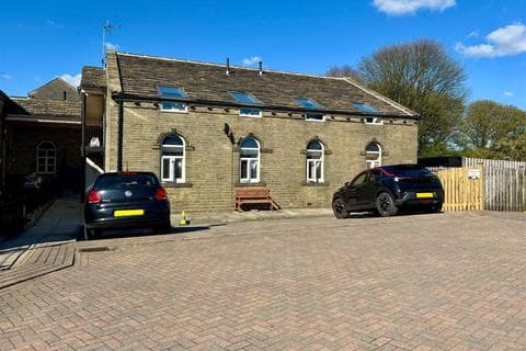 Apartment - Baptist Fold, Bradford BD13