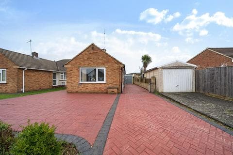 Semi-detached house - Avonmead, Haydon Wick SN25