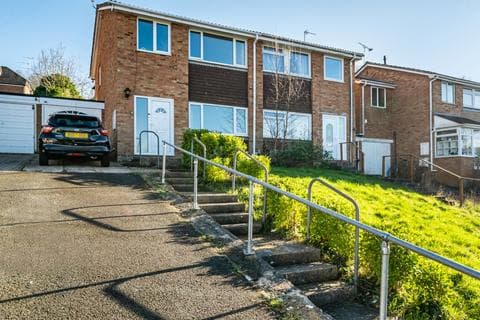 Semi-detached house - Valleyside, Kingshill SN1