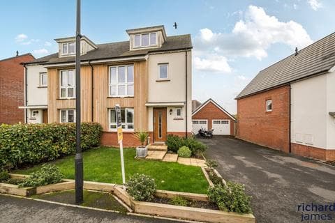 Semi-detached house - Homington Avenue, Homington Avenue SN3