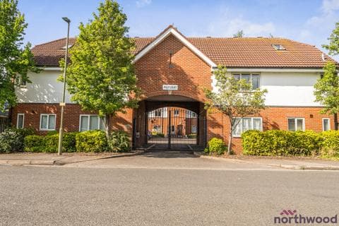 Flat - Holly Court, Sandy Lane, Oxford OX4
