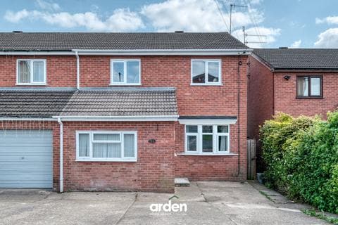 Semi-detached house - Somerville Road, Worcester, WR4