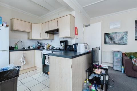 Maisonette - Talbot Road, Bournemouth