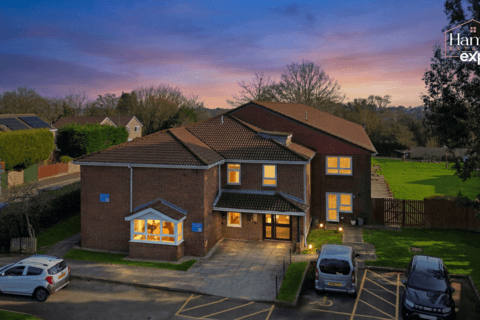 Flat - Danescourt Way, Cardiff CF5