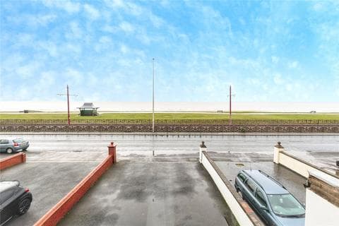 Flat - Queens Promenade, Bispham, Blackpool, Lancashire, FY2