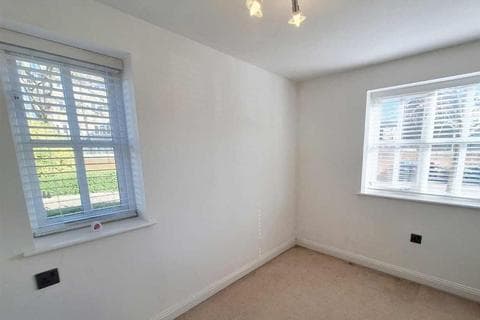 Ground floor flat - Knaresborough Court, Bletchley, MILTON KEYNES