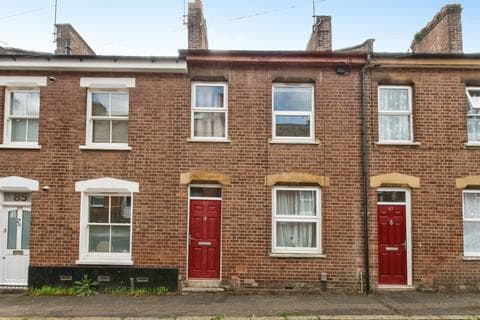 4 bedroom terraced house for sale